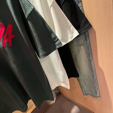 PRAD*A普*达2026春夏新款男女同款👫短袖T恤,最新款全网独家首上!!~既经典有时尚百搭,谁不爱啊,将经典再次展现 PRAD*A普*达2026春夏新款男女同款👫短袖T恤,最新款全网独家首上!!~既经典有时尚百搭,谁不爱啊,将经典再次展现