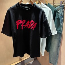 PRAD*A普*达2026春夏新款男女同款👫短袖T恤,最新款全网独家首上!!~既经典有时尚百搭,谁不爱啊,将经典再次展现 PRAD*A普*达2026春夏新款男女同款👫短袖T恤,最新款全网独家首上!!~既经典有时尚百搭,谁不爱啊,将经典再次展现