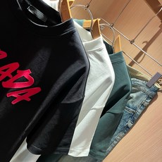 PRAD*A普*达2026春夏新款男女同款👫短袖T恤,最新款全网独家首上!!~既经典有时尚百搭,谁不爱啊,将经典再次展现 PRAD*A普*达2026春夏新款男女同款👫短袖T恤,最新款全网独家首上!!~既经典有时尚百搭,谁不爱啊,将经典再次展现