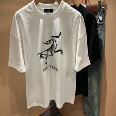 ARCTER*X始*祖鸟 2026春夏新款男女同款👫休闲短袖T恤,户外品牌可能大家第一想到的就是加拿大鹅、始祖鸟。给人一 ARCTER*X始*祖鸟 2026春夏新款男女同款👫休闲短袖T恤,户外品牌可能大家第一想到的就是加拿大鹅、始祖鸟。给人一