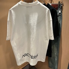 ARCTER*X始*祖鸟 2026春夏新款男女同款👫休闲短袖T恤,户外品牌可能大家第一想到的就是加拿大鹅、始祖鸟。给人一 ARCTER*X始*祖鸟 2026春夏新款男女同款👫休闲短袖T恤,户外品牌可能大家第一想到的就是加拿大鹅、始祖鸟。给人一