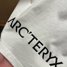 ARCTER*X始*祖鸟 2026春夏新款男女同款👫休闲短袖T恤,户外品牌可能大家第一想到的就是加拿大鹅、始祖鸟。给人一 ARCTER*X始*祖鸟 2026春夏新款男女同款👫休闲短袖T恤,户外品牌可能大家第一想到的就是加拿大鹅、始祖鸟。给人一