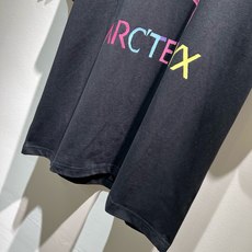 ARCTER*X始*祖鸟 2026春夏新款男女同款👫休闲短袖T恤,户外品牌可能大家第一想到的就是加拿大鹅、始祖鸟。给人一 ARCTER*X始*祖鸟 2026春夏新款男女同款👫休闲短袖T恤,户外品牌可能大家第一想到的就是加拿大鹅、始祖鸟。给人一