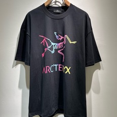ARCTER*X始*祖鸟 2026春夏新款男女同款👫休闲短袖T恤,户外品牌可能大家第一想到的就是加拿大鹅、始祖鸟。给人一 ARCTER*X始*祖鸟 2026春夏新款男女同款👫休闲短袖T恤,户外品牌可能大家第一想到的就是加拿大鹅、始祖鸟。给人一