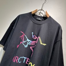 ARCTER*X始*祖鸟 2026春夏新款男女同款👫休闲短袖T恤,户外品牌可能大家第一想到的就是加拿大鹅、始祖鸟。给人一 ARCTER*X始*祖鸟 2026春夏新款男女同款👫休闲短袖T恤,户外品牌可能大家第一想到的就是加拿大鹅、始祖鸟。给人一