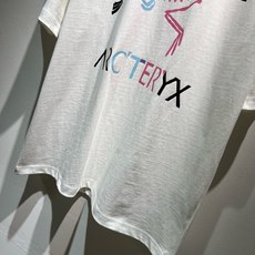 ARCTER*X始*祖鸟 2026春夏新款男女同款👫休闲短袖T恤,户外品牌可能大家第一想到的就是加拿大鹅、始祖鸟。给人一 ARCTER*X始*祖鸟 2026春夏新款男女同款👫休闲短袖T恤,户外品牌可能大家第一想到的就是加拿大鹅、始祖鸟。给人一