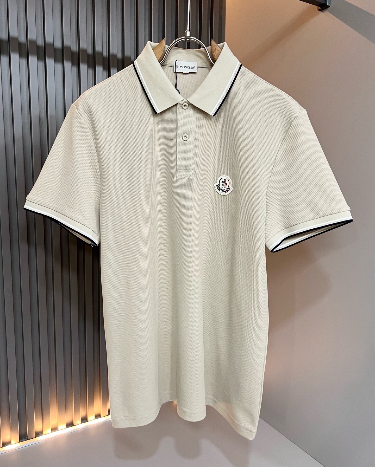 MON蒙**口2026春夏新款男士原单男士短袖POLO衫，贸易公司货，官网同步发售！此类型的基础单品是每季必出现的，客供