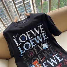 LOE*WE罗*威 2026春夏新款男女同款👫短袖T恤,意大利原厂订单渠道,极具个性高级风,标志logo图案印花工艺设计 LOE*WE罗*威 2026春夏新款男女同款👫短袖T恤,意大利原厂订单渠道,极具个性高级风,标志logo图案印花工艺设计
