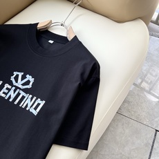 VALENTI*O华伦*奴~柜台款、2026春夏新款短袖T恤衫,胸前logo压胶设计!简单时尚而年轻,百搭风格,上身感很 VALENTI*O华伦*奴~柜台款、2026春夏新款短袖T恤衫,胸前logo压胶设计!简单时尚而年轻,百搭风格,上身感很