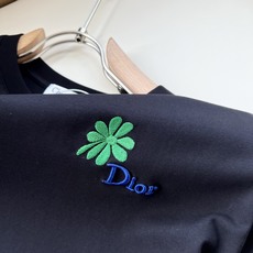 Dio*迪家 2026春夏新款男女同款👫短袖T恤,专柜同步发售!定制专属260克纯棉面料,定制原版工艺螺纹,胸前logo Dio*迪家 2026春夏新款男女同款👫短袖T恤,专柜同步发售!定制专属260克纯棉面料,定制原版工艺螺纹,胸前logo