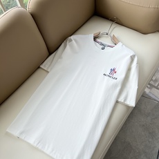 Moncler蒙家 2026春夏最新男女同款👫贸易订单短袖T恤,全品相!!网红款!采用logo图案刺绣设计!上身舒适透气 Moncler蒙家 2026春夏最新男女同款👫贸易订单短袖T恤,全品相!!网红款!采用logo图案刺绣设计!上身舒适透气