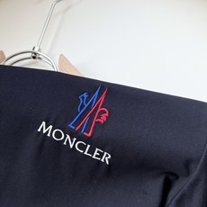 Moncler蒙家 2026春夏最新男女同款👫贸易订单短袖T恤,全品相!!网红款!采用logo图案刺绣设计!上身舒适透气 Moncler蒙家 2026春夏最新男女同款👫贸易订单短袖T恤,全品相!!网红款!采用logo图案刺绣设计!上身舒适透气
