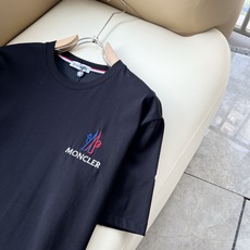 Moncler蒙家 2026春夏最新男女同款👫贸易订单短袖T恤,全品相!!网红款!采用logo图案刺绣设计!上身舒适透气 Moncler蒙家 2026春夏最新男女同款👫贸易订单短袖T恤,全品相!!网红款!采用logo图案刺绣设计!上身舒适透气