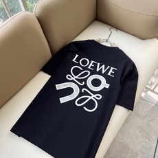 LOE*WE罗*威 2026春夏新款男女同款👫短袖T恤,意大利原厂订单渠道,极具个性高级风,标志logo图案压胶工艺设计 LOE*WE罗*威 2026春夏新款男女同款👫短袖T恤,意大利原厂订单渠道,极具个性高级风,标志logo图案压胶工艺设计
