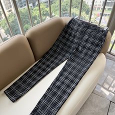 BURBER*Y巴*莉 2026春夏男士休闲西裤,男士经典基础款小直筒裤 简洁纯色百搭款五金logo辅料配合 经典内里英 BURBER*Y巴*莉 2026春夏男士休闲西裤,男士经典基础款小直筒裤 简洁纯色百搭款五金logo辅料配合 经典内里英