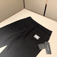Dolce & 杜嘉*纳 2026春夏新品牛仔裤,水洗处理自然不易变形脱色、立体剪裁完美塑形面料质舒适柔软随意搭配、舒 Dolce & 杜嘉*纳 2026春夏新品牛仔裤,水洗处理自然不易变形脱色、立体剪裁完美塑形面料质舒适柔软随意搭配、舒