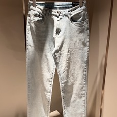 Dolce & 杜嘉*纳 2026春夏新品牛仔裤,水洗处理自然不易变形脱色、立体剪裁完美塑形面料质舒适柔软随意搭配、舒 Dolce & 杜嘉*纳 2026春夏新品牛仔裤,水洗处理自然不易变形脱色、立体剪裁完美塑形面料质舒适柔软随意搭配、舒