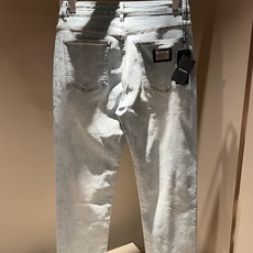 Dolce & 杜嘉*纳 2026春夏新品牛仔裤,水洗处理自然不易变形脱色、立体剪裁完美塑形面料质舒适柔软随意搭配、舒 Dolce & 杜嘉*纳 2026春夏新品牛仔裤,水洗处理自然不易变形脱色、立体剪裁完美塑形面料质舒适柔软随意搭配、舒