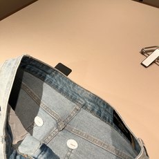 Dolce & 杜嘉*纳 2026春夏新品牛仔裤,水洗处理自然不易变形脱色、立体剪裁完美塑形面料质舒适柔软随意搭配、舒 Dolce & 杜嘉*纳 2026春夏新品牛仔裤,水洗处理自然不易变形脱色、立体剪裁完美塑形面料质舒适柔软随意搭配、舒