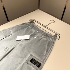 马吉拉 maison margiel 2026春夏新款男女同款👫休闲短裤,专柜同步发售!定制专属洗水纯棉面料,裤腿log 马吉拉 maison margiel 2026春夏新款男女同款👫休闲短裤,专柜同步发售!定制专属洗水纯棉面料,裤腿log