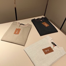Loro Piana诺悠翩雅 2026春夏男士最新的贸易订单短袖T恤,全品相!!采用logo刺绣图案设计!上身舒适透气, Loro Piana诺悠翩雅 2026春夏男士最新的贸易订单短袖T恤,全品相!!采用logo刺绣图案设计!上身舒适透气,