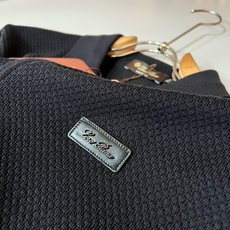 Loro Piana诺悠翩雅 2026春夏男士最新的贸易订单翻领针织短袖T恤,全品相!!上身舒适透气,不僵硬,整体有着丰 Loro Piana诺悠翩雅 2026春夏男士最新的贸易订单翻领针织短袖T恤,全品相!!上身舒适透气,不僵硬,整体有着丰