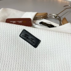 Loro Piana诺悠翩雅 2026春夏男士最新的贸易订单翻领针织短袖T恤,全品相!!上身舒适透气,不僵硬,整体有着丰 Loro Piana诺悠翩雅 2026春夏男士最新的贸易订单翻领针织短袖T恤,全品相!!上身舒适透气,不僵硬,整体有着丰