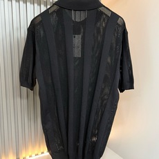 Moncler蒙家 2026春夏最新的贸易订单针织短袖T恤,全品相!!网红款!工艺采用胸前徽章设计!上身舒适透气,不僵硬 Moncler蒙家 2026春夏最新的贸易订单针织短袖T恤,全品相!!网红款!工艺采用胸前徽章设计!上身舒适透气,不僵硬