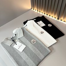 Moncler蒙家 2026春夏最新的贸易订单针织短袖T恤,全品相!!网红款!工艺采用胸前徽章设计!上身舒适透气,不僵硬 Moncler蒙家 2026春夏最新的贸易订单针织短袖T恤,全品相!!网红款!工艺采用胸前徽章设计!上身舒适透气,不僵硬