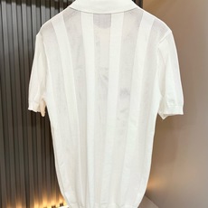 Moncler蒙家 2026春夏最新的贸易订单针织短袖T恤,全品相!!网红款!工艺采用胸前徽章设计!上身舒适透气,不僵硬 Moncler蒙家 2026春夏最新的贸易订单针织短袖T恤,全品相!!网红款!工艺采用胸前徽章设计!上身舒适透气,不僵硬