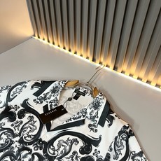 VERS*CE/范*哲 2026春夏新品原单睡衣真丝套装VERS*CE/范*哲 贸易公司渠道 产品 值的推荐 ,全景 VERS*CE/范*哲 2026春夏新品原单睡衣真丝套装VERS*CE/范*哲 贸易公司渠道 产品 值的推荐 ,全景