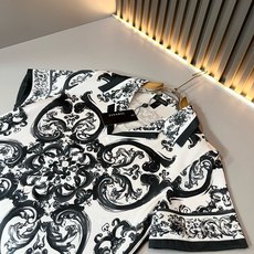 VERS*CE/范*哲 2026春夏新品原单睡衣真丝套装VERS*CE/范*哲 贸易公司渠道 产品 值的推荐 ,全景 VERS*CE/范*哲 2026春夏新品原单睡衣真丝套装VERS*CE/范*哲 贸易公司渠道 产品 值的推荐 ,全景
