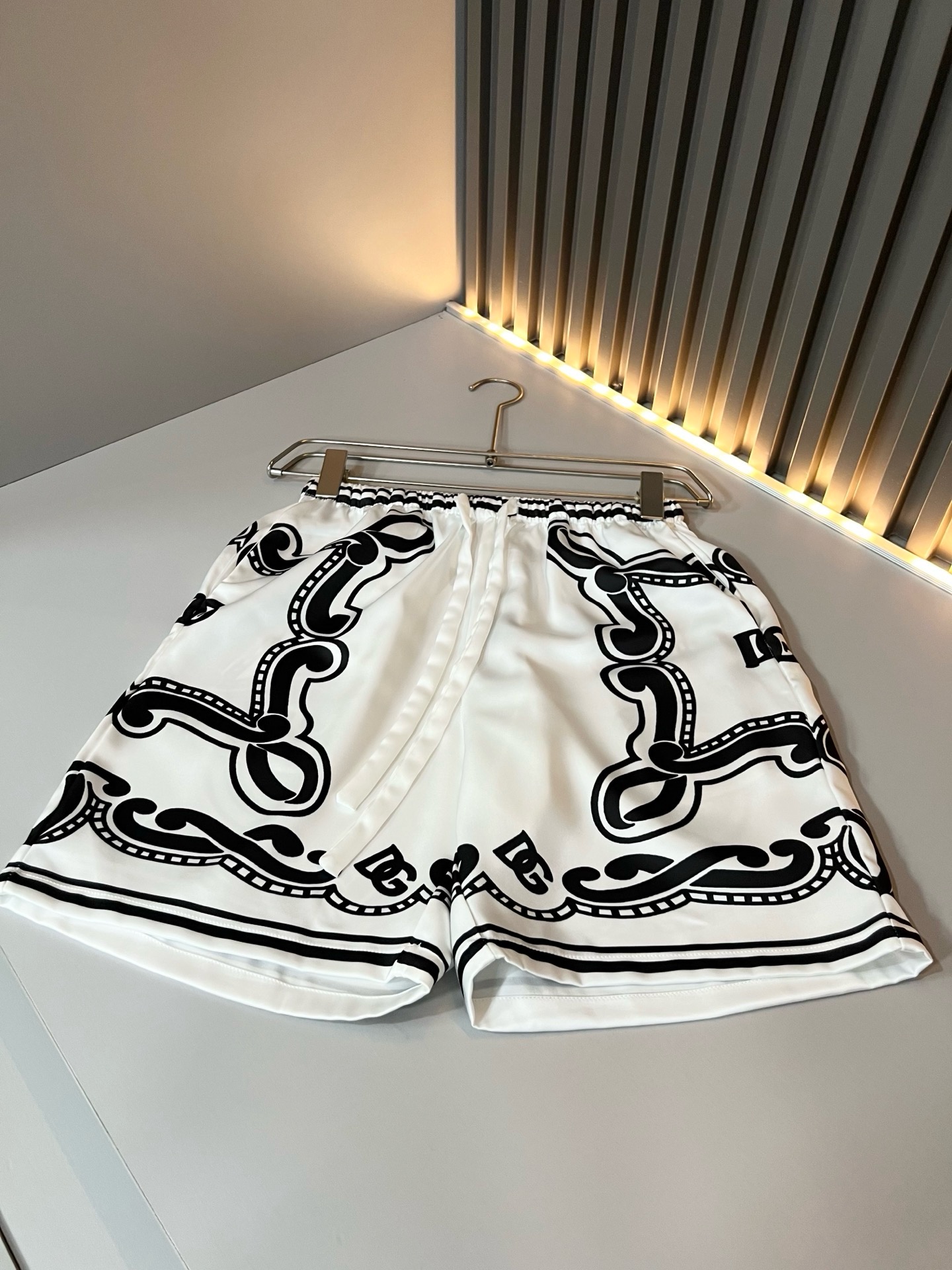 Dolce&Gabba*a 杜嘉*纳2026春夏新款男女同款👫睡衣套装，专柜同步发售！定制专属丝绸棉面料，衣身logo图