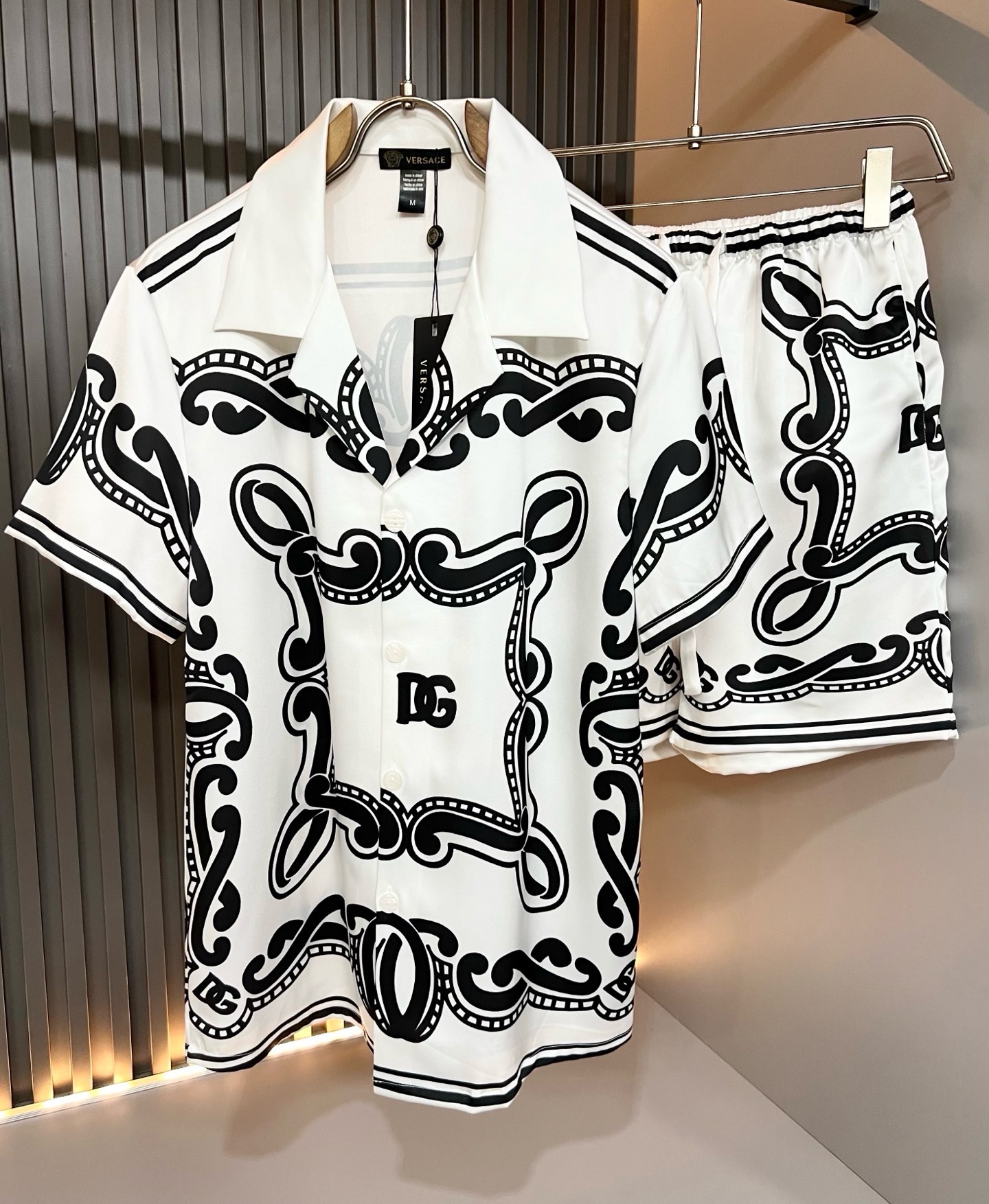 Dolce&Gabba*a 杜嘉*纳2026春夏新款男女同款👫睡衣套装，专柜同步发售！定制专属丝绸棉面料，衣身logo图