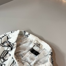 HERM*S爱*仕 2026春夏男士高端休闲睡衣套装,海外贸易公司渠道订单 !上海恒隆店在售!高级、简约,工艺和用料方面 HERM*S爱*仕 2026春夏男士高端休闲睡衣套装,海外贸易公司渠道订单 !上海恒隆店在售!高级、简约,工艺和用料方面