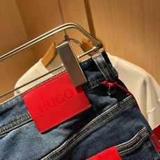 HUGO BOSS 雨果博斯 2026春夏新品发售!牛仔高级百搭实用主义不哗众取宠!港澳台地区限定款!!立体裁剪纯棉材质 HUGO BOSS 雨果博斯 2026春夏新品发售!牛仔高级百搭实用主义不哗众取宠!港澳台地区限定款!!立体裁剪纯棉材质