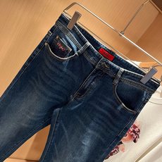 HUGO BOSS 雨果博斯 2026春夏新品发售!牛仔高级百搭实用主义不哗众取宠!港澳台地区限定款!!立体裁剪纯棉材质 HUGO BOSS 雨果博斯 2026春夏新品发售!牛仔高级百搭实用主义不哗众取宠!港澳台地区限定款!!立体裁剪纯棉材质