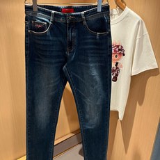 HUGO BOSS 雨果博斯 2026春夏新品发售!牛仔高级百搭实用主义不哗众取宠!港澳台地区限定款!!立体裁剪纯棉材质 HUGO BOSS 雨果博斯 2026春夏新品发售!牛仔高级百搭实用主义不哗众取宠!港澳台地区限定款!!立体裁剪纯棉材质