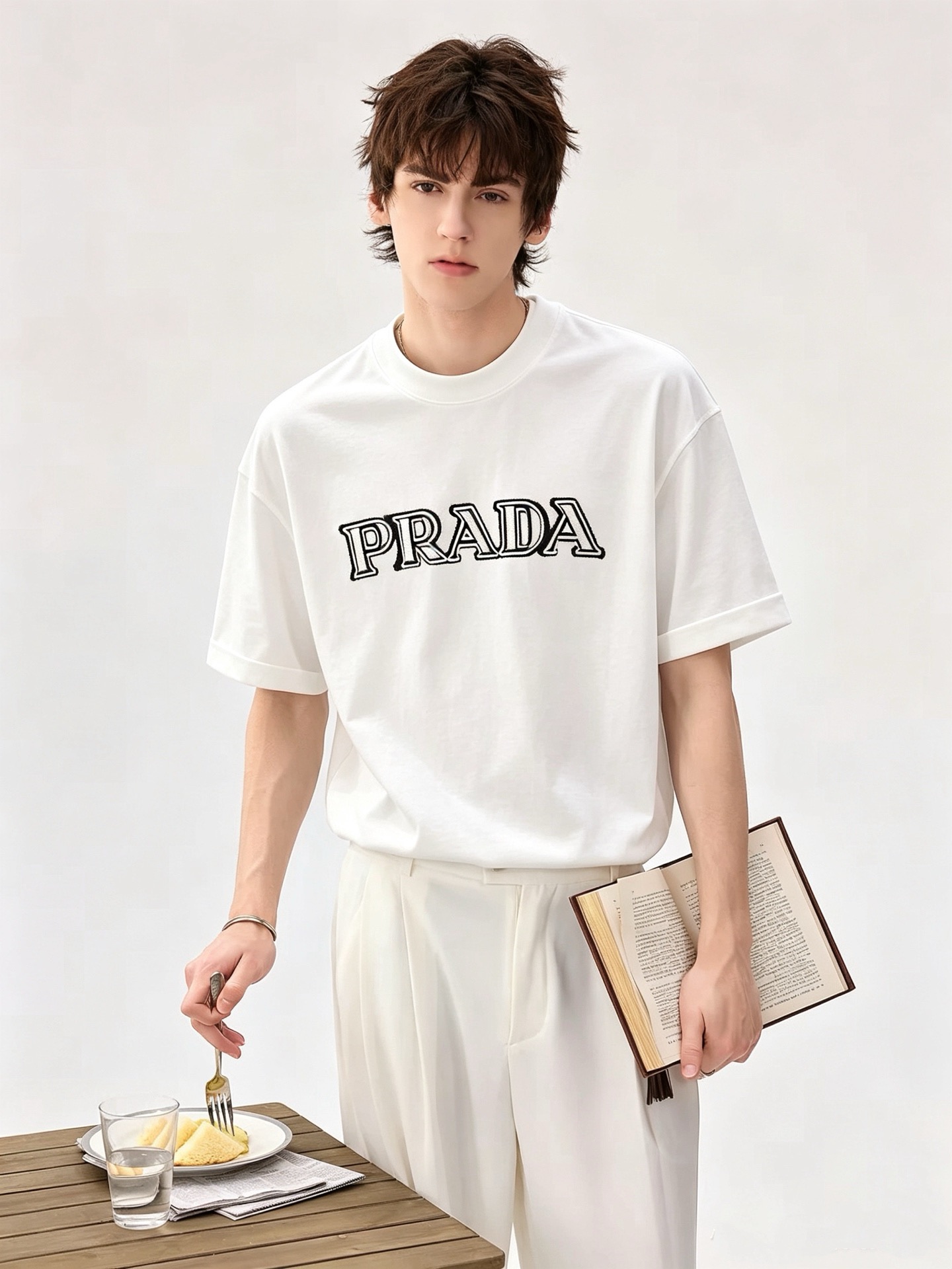 PRAD*A普*达2026春夏新款男女同款👫短袖T恤，最新款全网独家首上！！~既经典有时尚百搭，谁不爱啊，将经典再次展现