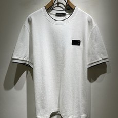 Dolce&Gabba*a 杜嘉*纳2026春夏新款男士短袖T恤,专柜同步发售!定制专属珠地棉面料,胸前logo图案皮革 Dolce&Gabba*a 杜嘉*纳2026春夏新款男士短袖T恤,专柜同步发售!定制专属珠地棉面料,胸前logo图案皮革