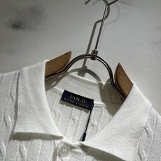 保罗POLOSPORT 2026春夏新款男士针织短袖T恤,简约纯色时尚款不乏有许多设计大咖们都对于纯色都有着难以割舍的情 保罗POLOSPORT 2026春夏新款男士针织短袖T恤,简约纯色时尚款不乏有许多设计大咖们都对于纯色都有着难以割舍的情