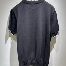 Loro Piana诺悠翩雅 2026春夏男士最新的贸易订单针织短袖T恤,全品相!!上身舒适透气,不僵硬,整体有着丰富的 Loro Piana诺悠翩雅 2026春夏男士最新的贸易订单针织短袖T恤,全品相!!上身舒适透气,不僵硬,整体有着丰富的