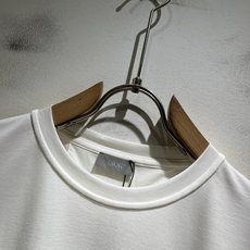 Dio*迪家 2026春夏新款男女同款👫短袖T恤,专柜同步发售!定制专属260克纯棉面料,定制原版工艺螺纹,胸前logo Dio*迪家 2026春夏新款男女同款👫短袖T恤,专柜同步发售!定制专属260克纯棉面料,定制原版工艺螺纹,胸前logo