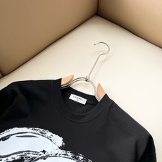 小香情侣款T恤CHA**L 2026春夏新款创意休闲男女同款👫短袖T恤,秒杀业内的欧美贸易私单,CHA**L家族2026 小香情侣款T恤CHA**L 2026春夏新款创意休闲男女同款👫短袖T恤,秒杀业内的欧美贸易私单,CHA**L家族2026