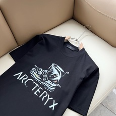 ARCTER*X始*祖鸟 2026春夏新款男女同款👫短袖T恤户外品牌可能大家第一想到的就是加拿大鹅、始祖鸟。给人一种标签 ARCTER*X始*祖鸟 2026春夏新款男女同款👫短袖T恤户外品牌可能大家第一想到的就是加拿大鹅、始祖鸟。给人一种标签