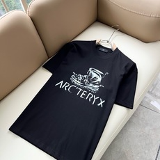 ARCTER*X始*祖鸟 2026春夏新款男女同款👫短袖T恤户外品牌可能大家第一想到的就是加拿大鹅、始祖鸟。给人一种标签 ARCTER*X始*祖鸟 2026春夏新款男女同款👫短袖T恤户外品牌可能大家第一想到的就是加拿大鹅、始祖鸟。给人一种标签