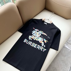 BURBER*Y巴*莉2026春夏新品男女同款👫短袖T恤,重磅来袭,最近比较火热的环保纯棉面料制作而成,高端户外运动休闲 BURBER*Y巴*莉2026春夏新品男女同款👫短袖T恤,重磅来袭,最近比较火热的环保纯棉面料制作而成,高端户外运动休闲