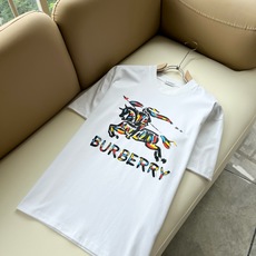 BURBER*Y巴*莉2026春夏新品男女同款👫短袖T恤,重磅来袭,最近比较火热的环保纯棉面料制作而成,高端户外运动休闲 BURBER*Y巴*莉2026春夏新品男女同款👫短袖T恤,重磅来袭,最近比较火热的环保纯棉面料制作而成,高端户外运动休闲