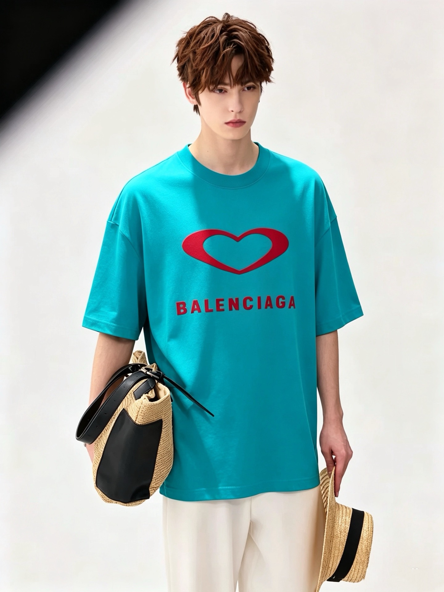 BALENCI*GA巴黎*家 2026春夏新款男女同款👫短袖T恤！走秀图案印花时尚休闲短袖T恤衫！设计logo压胶设计！