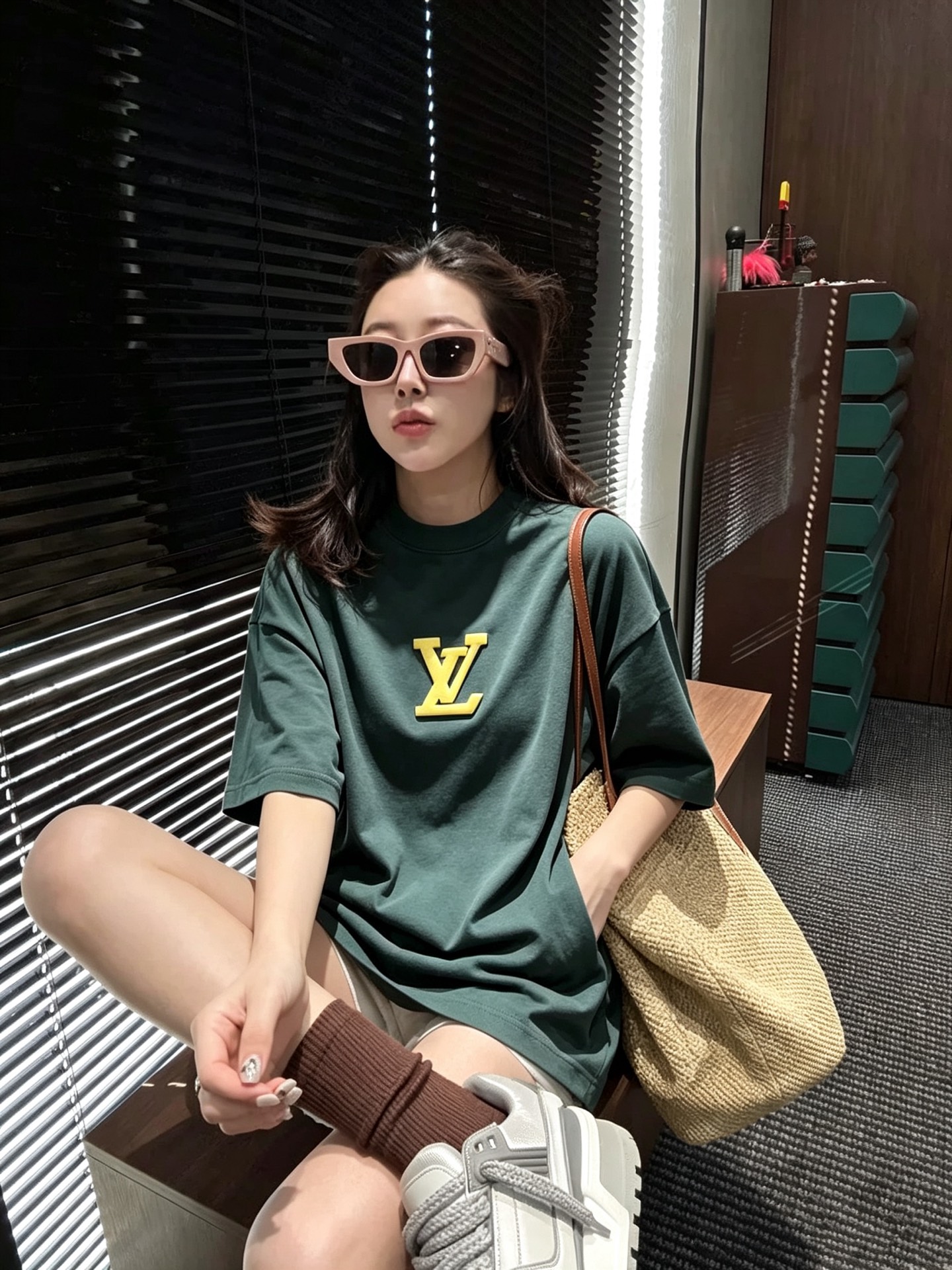 LouisVuitt*路易*登 2026春夏全新系列单品上线，非常时髦前卫的一款男女同款短袖T恤，标识logo图案压胶修